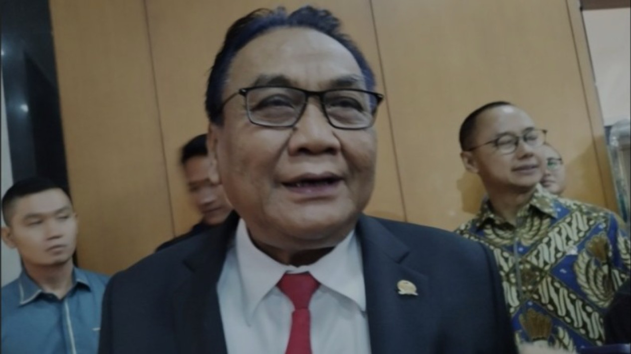 Bambang Pacul Ungkap PDIP Terbelah 3 Fraksi, Puan Bocorkan Kondisinya
            - galeri foto