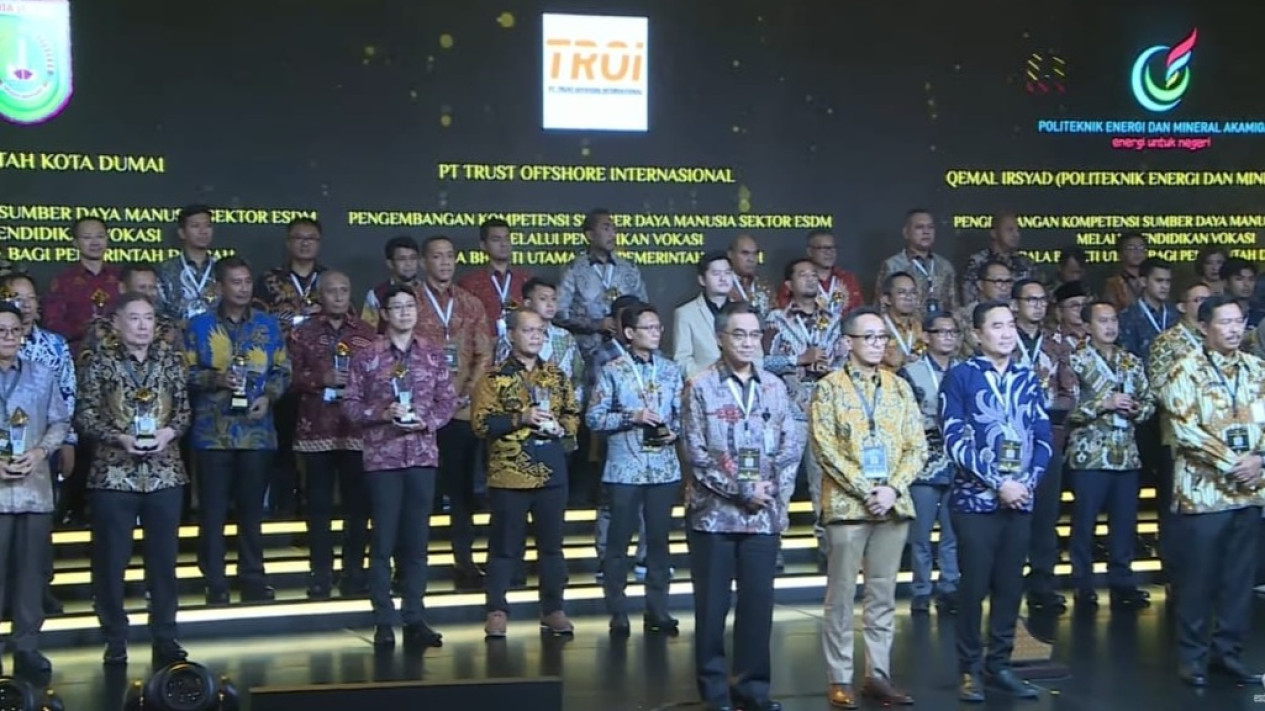 Dihadiri Jokowi, PT Arutmin Indonesia Raih Penghargaan Bergengsi Subroto Award 2024 dari Kementerian ESDM Berkat Inovasi Pemberdayaan Masyarakat
            - galeri foto