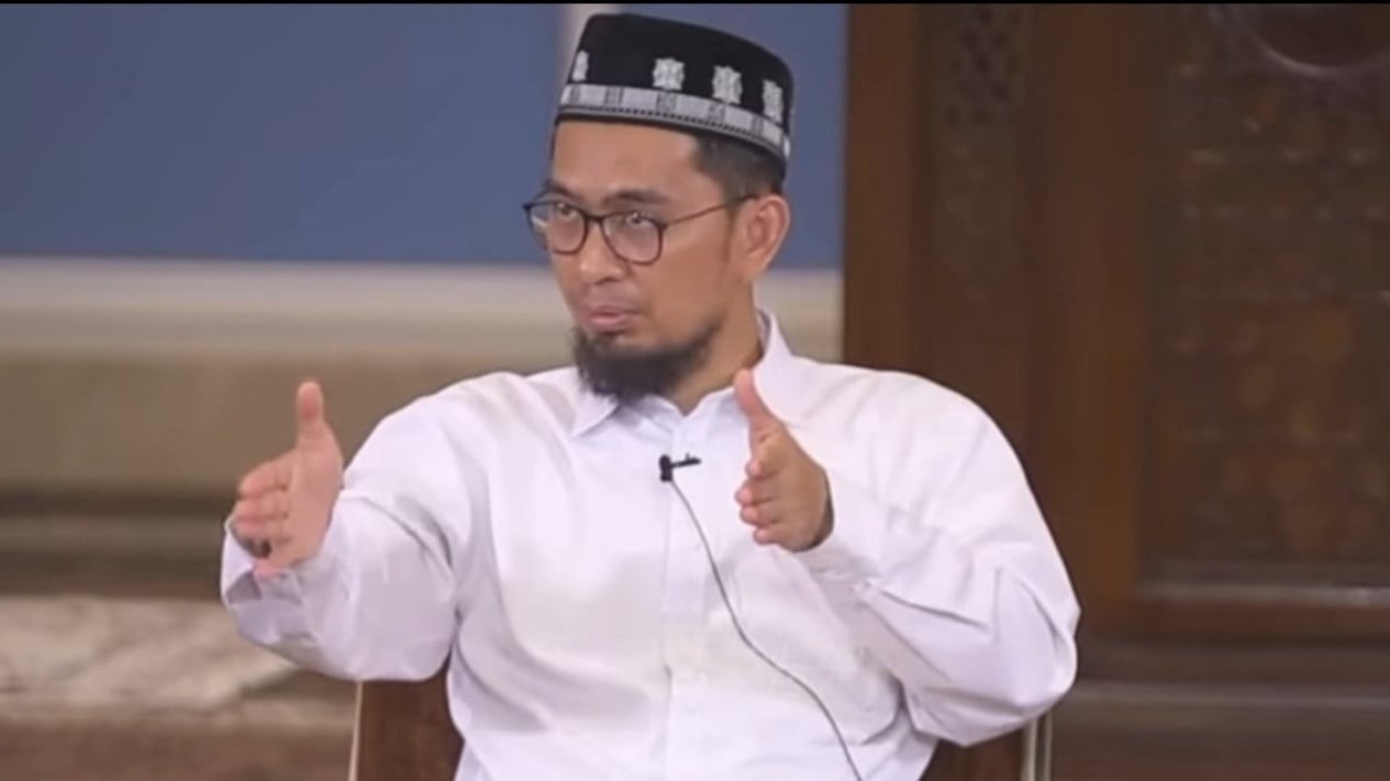 Ustaz Adi Hidayat Tegur Orang yang Suka Foya-foya: Anda Terlambat, Qarun Sudah Duluan!
            - galeri foto