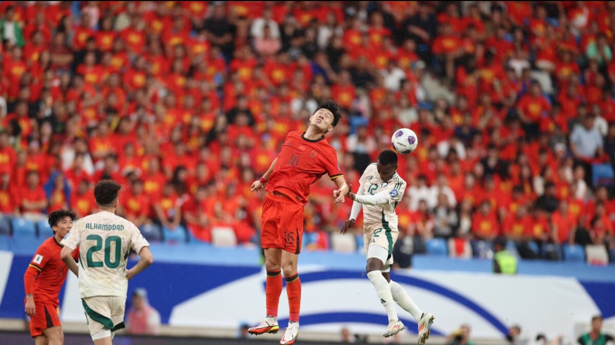 Meski Sudah Turunkan Harga, Tiket Pertandingan China Vs Timnas Indonesia Tidak Laku
            - galeri foto