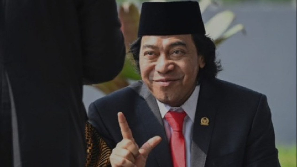 Ditawari Pindah Komite, Ini Jawaban Tegas Komeng
            - galeri foto