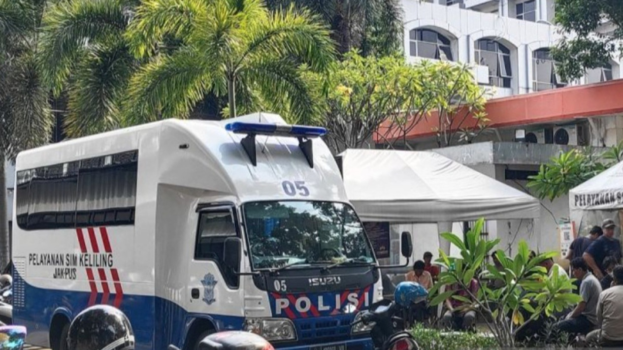 Layanan SIM Keliling Tersedia di 5 Lokasi DKI Jakarta pada Selasa Hari Ini
            - galeri foto