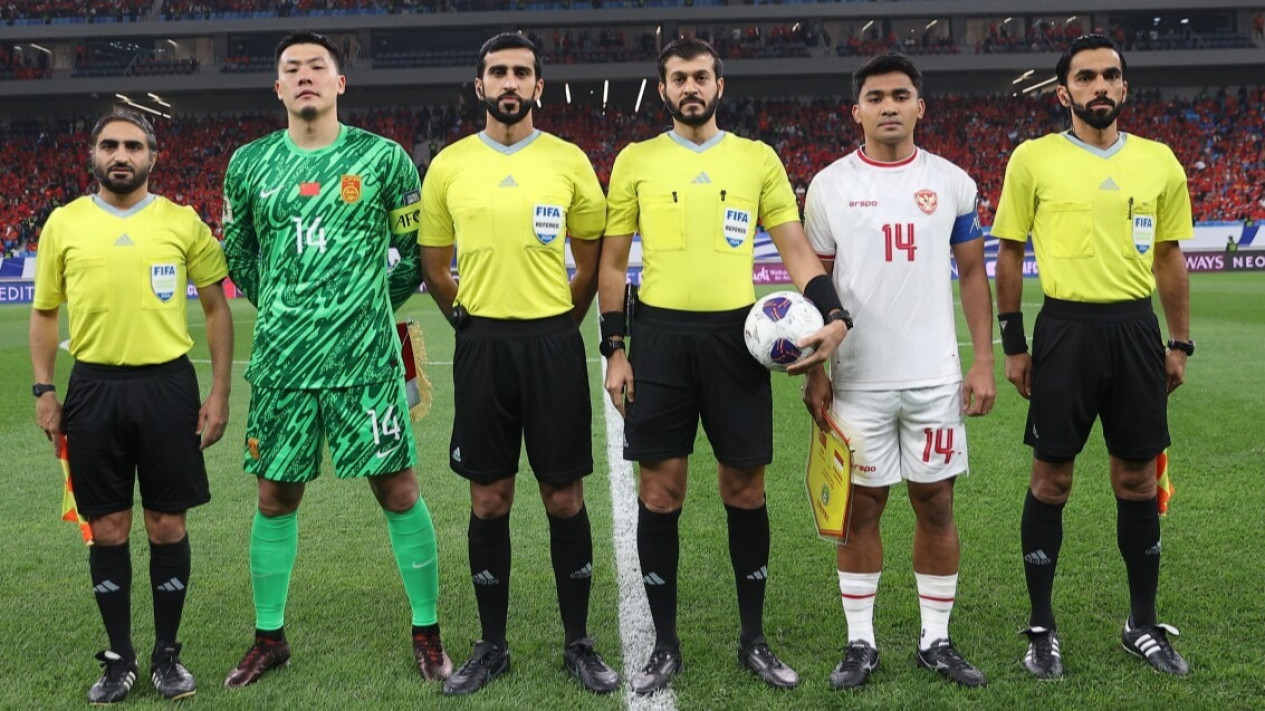 Tak Kuasa Menahan Air Mata, Ternyata Ini yang Membuat Kiper China Menangis Setelah Laga Melawan Timnas Indonesia
            - galeri foto