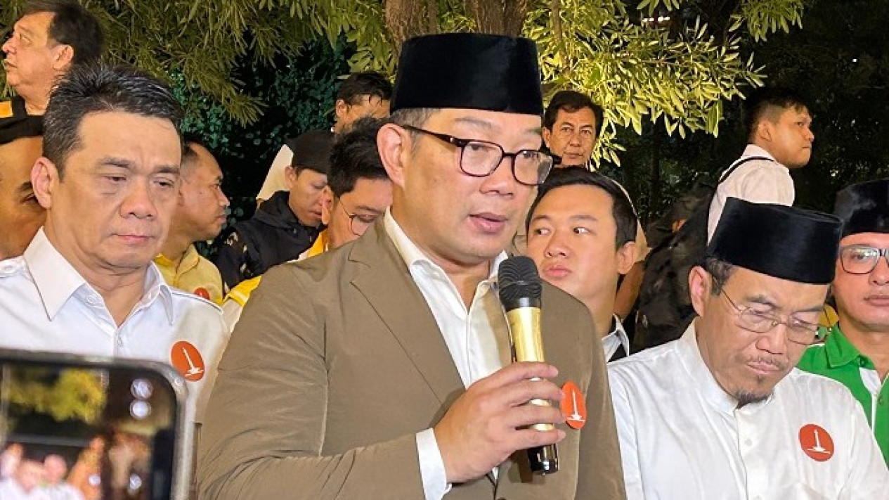 Tanggapi Sowan Pramono Anung ke Rumah Prabowo, Ridwan Kamil Bilang Begini
            - galeri foto