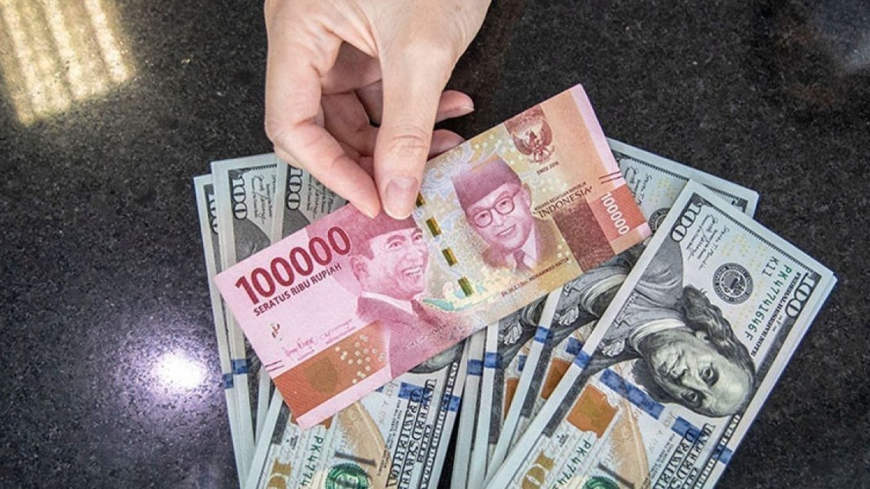 Dolar AS Perkasa, Rupiah Dibuka Melemah Sentuh Rp 15.546 Imbas Konflik Timur Tengah hingga Data Ekonomi AS
            - galeri foto