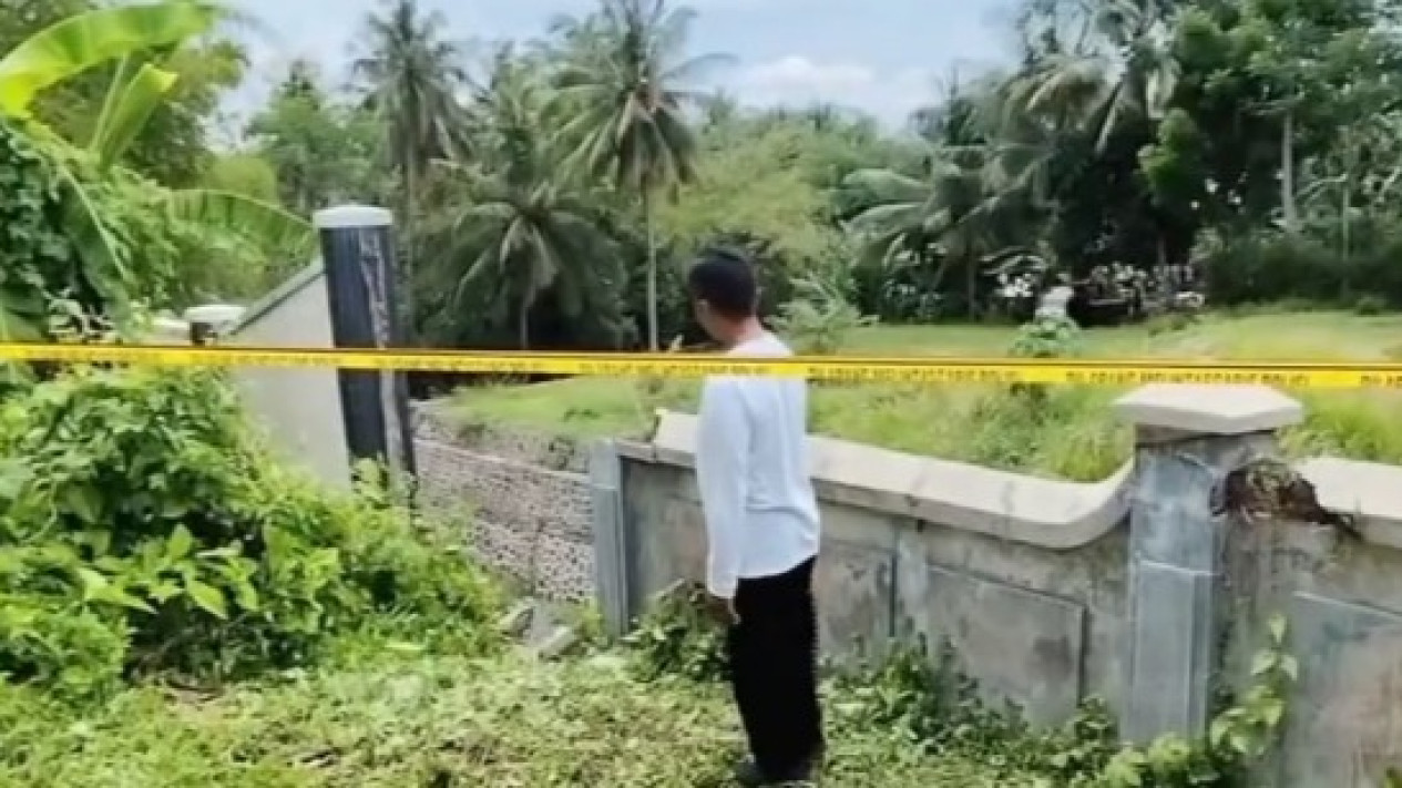 Siswa SMA di Banjarnegara Tewas Usai Tertimpa Pagar Tua Sekolah Diduga Hendak Membolos
            - galeri foto