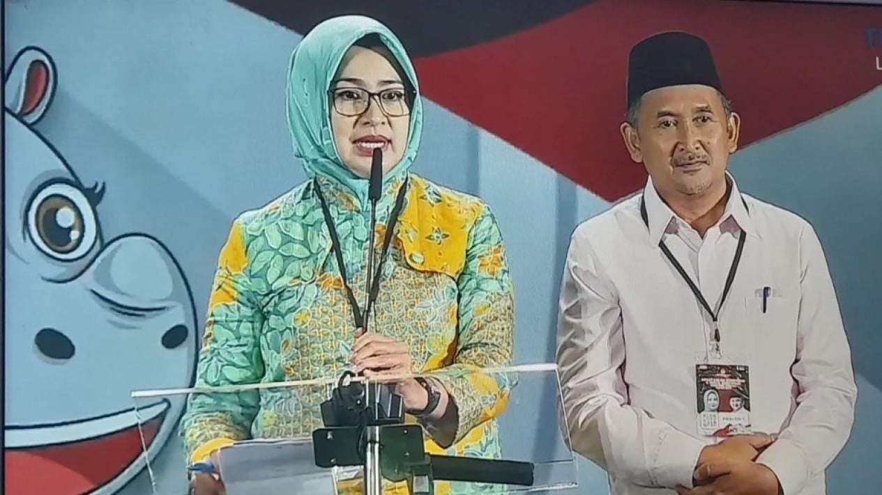 Diduga Kampanye di Tempat Ibadah, Airin - Ade Dilaporkan ke Bawaslu Banten
            - galeri foto