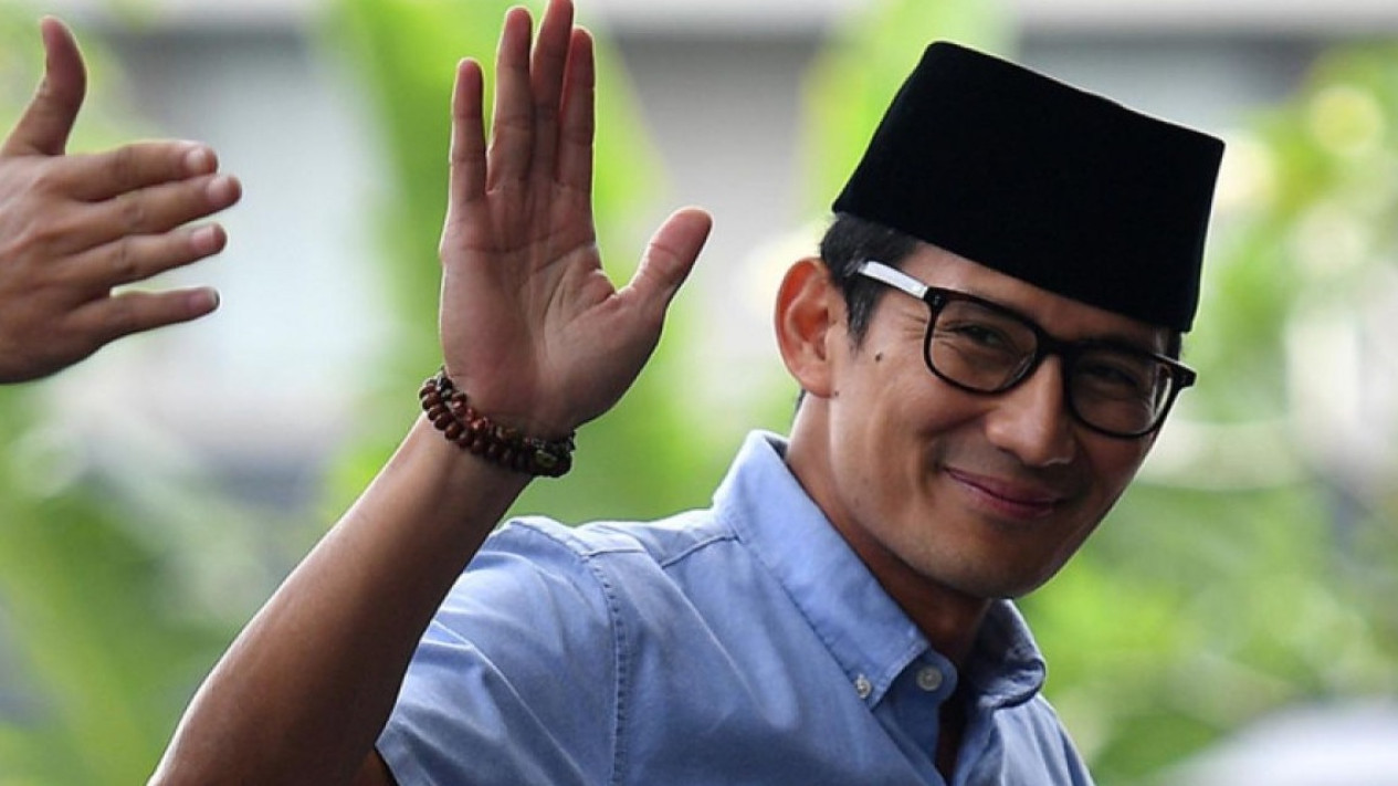 Momen Sandiaga Inspeksi Rumah Dinas dan Pamit dengan 'Tetangga' untuk Terakhir Kali, Pastikan Sudah Siap Ditempati Menteri Selanjutnya
            - galeri foto