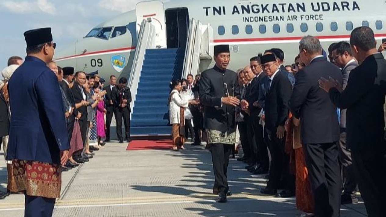 Jokowi Resmi Akhiri Masa Jabatan, Ini Besaran Pensiun yang Diterima!
            - galeri foto