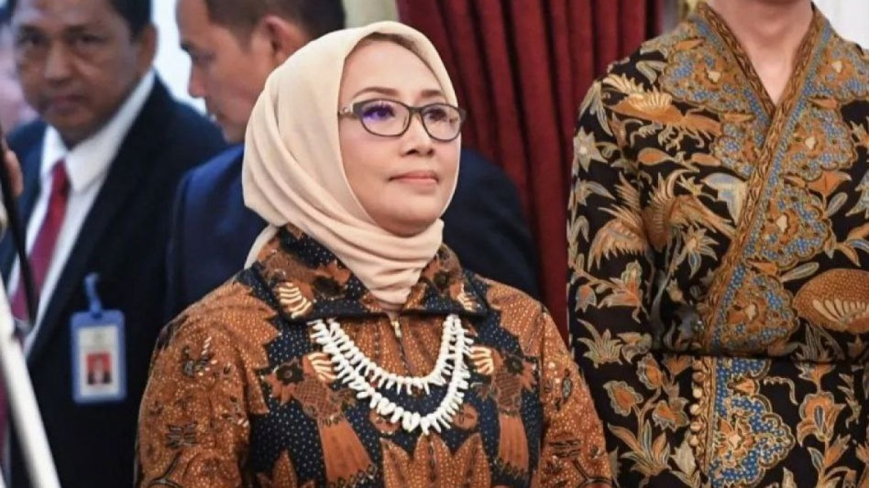 Gantikan Bintang Puspayoga, Arifatul Choiri Fauzi Ditunjuk Jadi Menteri PPPA Dibantu Veronica Tan
            - galeri foto