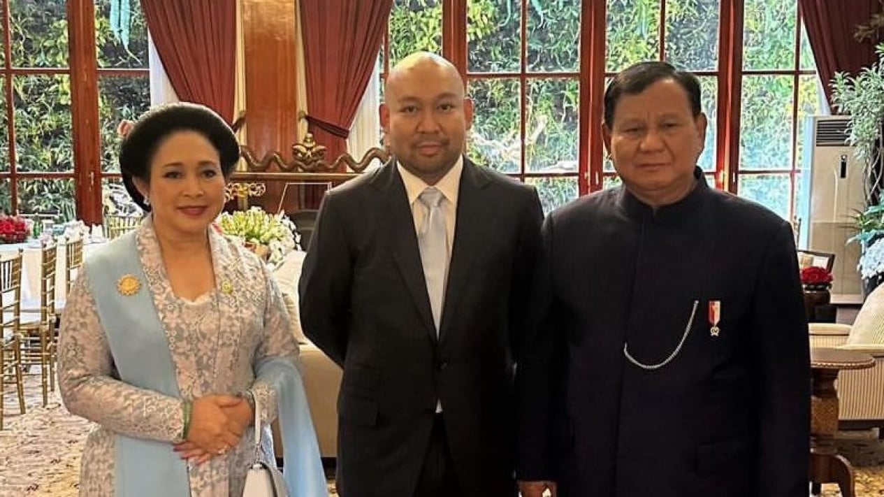 Titiek Soeharto Unggah Foto Keluarga Bersama Prabowo Subianto dan Didit Hediprasetyo, Netizen: Ibu Negara
            - galeri foto