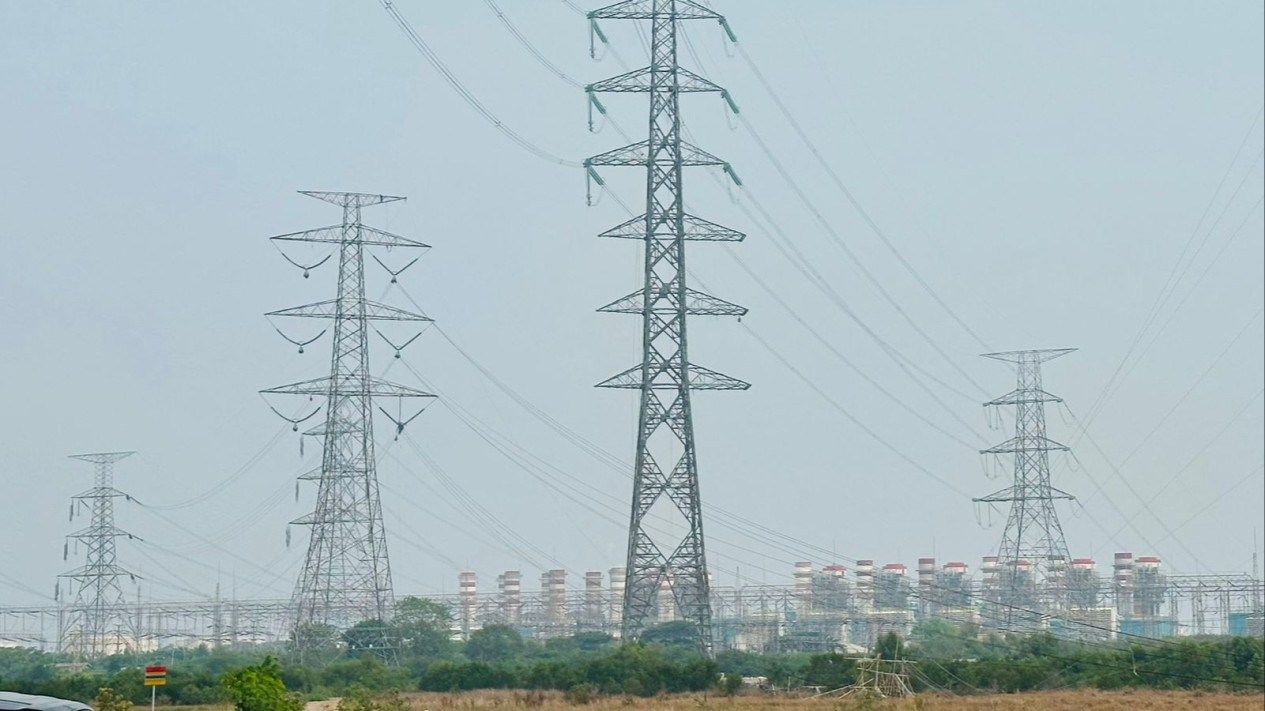 PLN Tingkatkan Keandalan Listrik Jakarta, Proyek SUTET 500 kV Rampung!
            - galeri foto