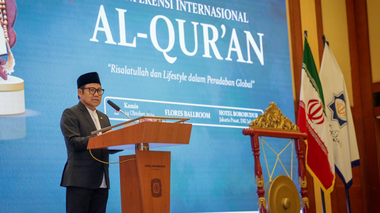 Awali Dinas Perdana sebagai Menko Pemberdayaan Manusia, Cak Imin Buka Konferensi Internasional Al-Quran
            - galeri foto