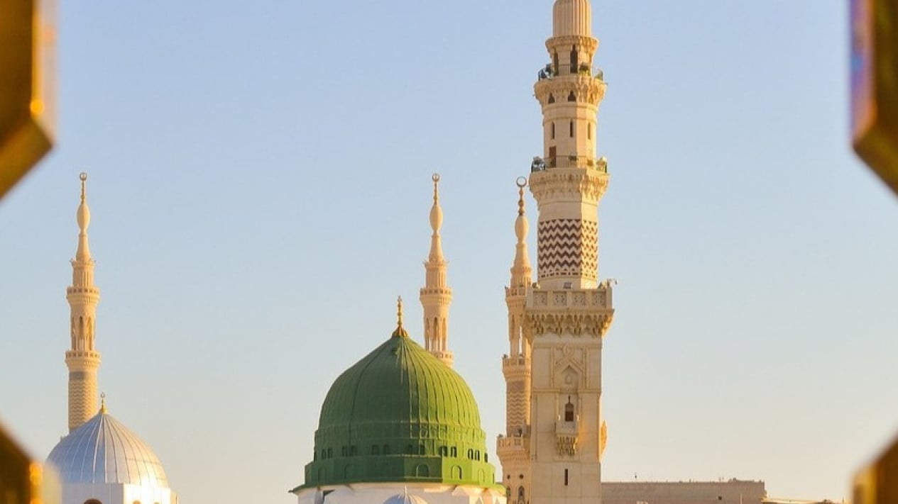 Hari Jumat Lekas Kirim Shalawat Sebanyak-banyaknya Kepada Nabi Muhammad SAW, Syekh Ali Jaber: Langsung Dikenali oleh Rasul Saat Hari Kiamat
            - galeri foto