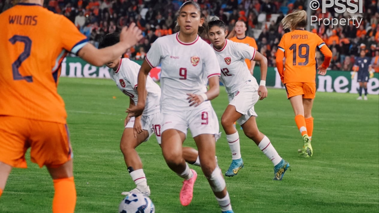 Tahu Akan Menang Telak, Ini Alasan Pelatih Belanda Tetap Antusias Bertemu dengan Timnas Indonesia Putri
            - galeri foto