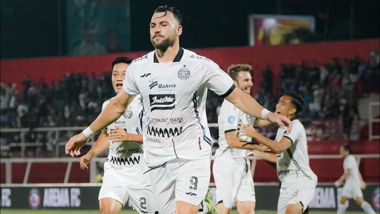 Hasil Liga 1 Arema FC Vs Persija: Simic Cetak Gol, Macan Kemayoran Menang 2-1 di Markas Singo Edan
            - galeri foto