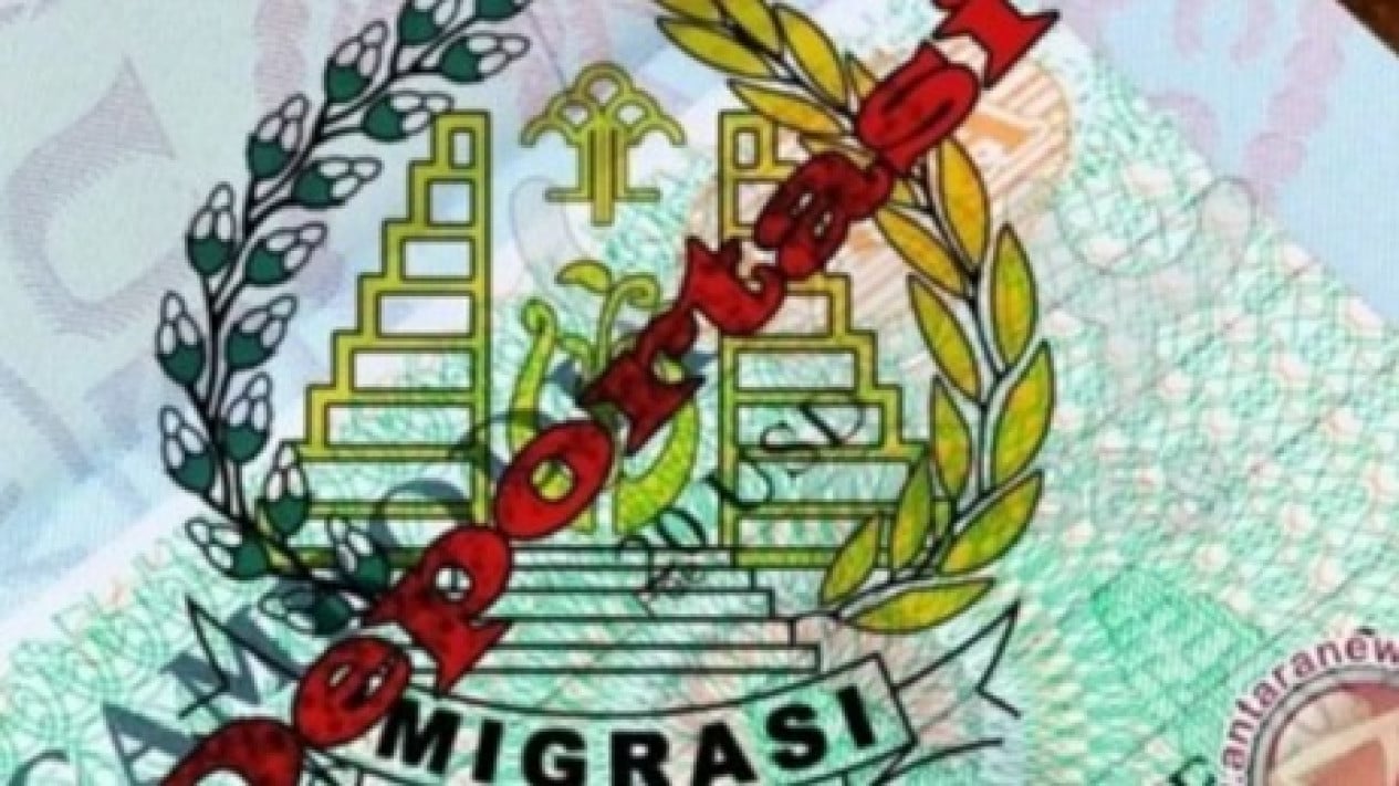 Gegara Mabuk dan Ganggu Ketertiban Umum, Dua WNA di Bali Dideportasi
            - galeri foto