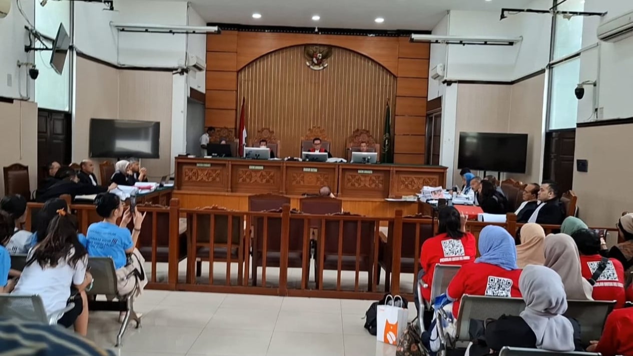 Sidang Lanjutan Kasus Dugaan Sumpah Palsu di PN Jakarta Selatan, Terdakwa Sampaikan Pernyataan Ini...
            - galeri foto