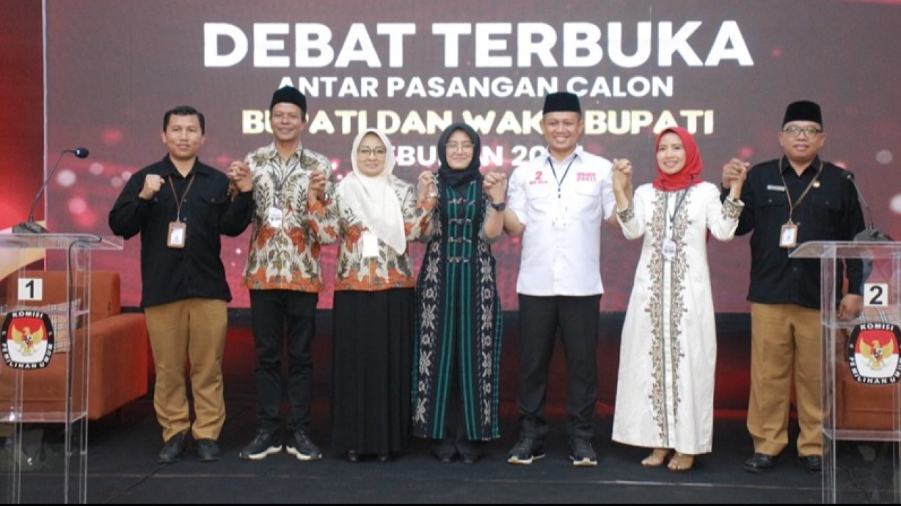 Debat Pilkada Kebumen, Paslon Arif-Rista Punya Program Bangun 11 Ribu Rumah Gratis untuk Masyarakat
            - galeri foto