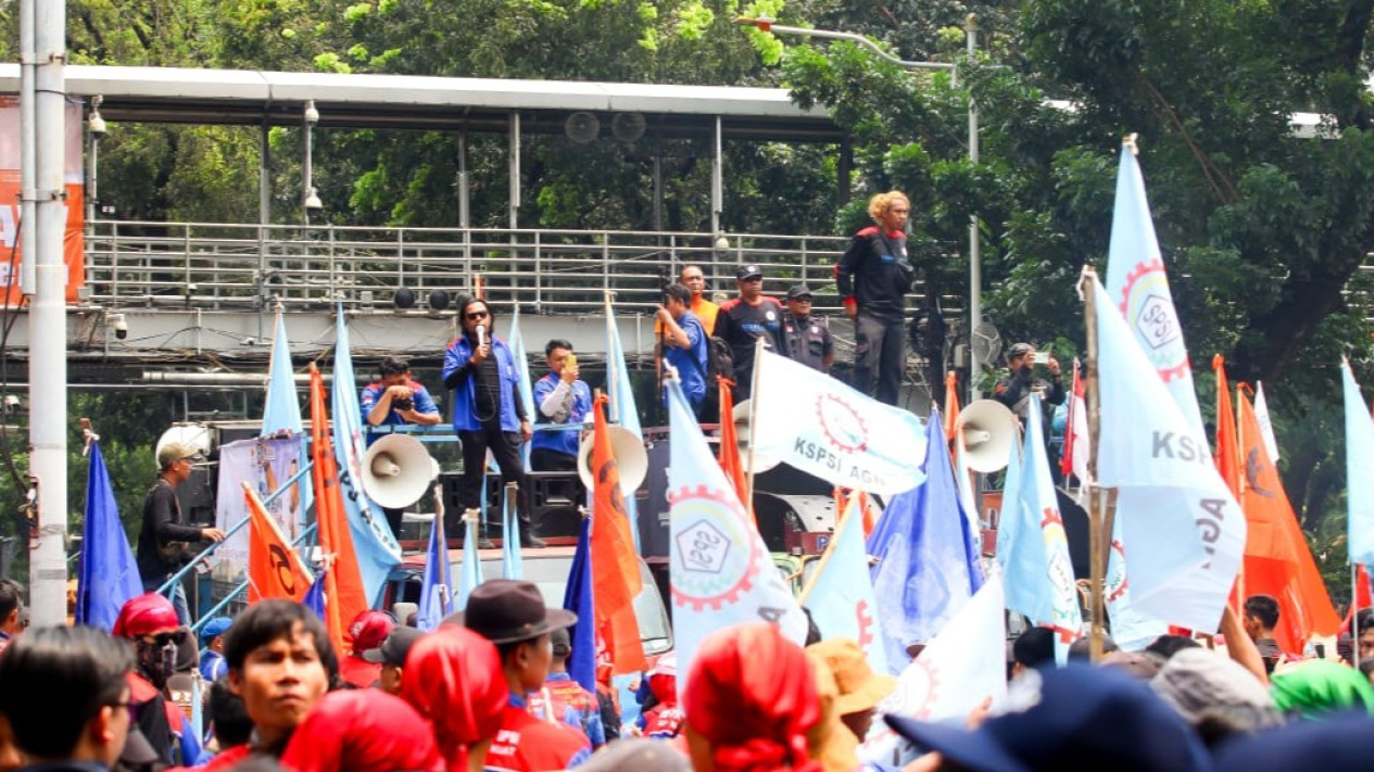 Buruh Minta Prabowo Terbitkan Perppu Jika Tuntutan Pencabutan UU Cipta Kerja Ditolak
            - galeri foto