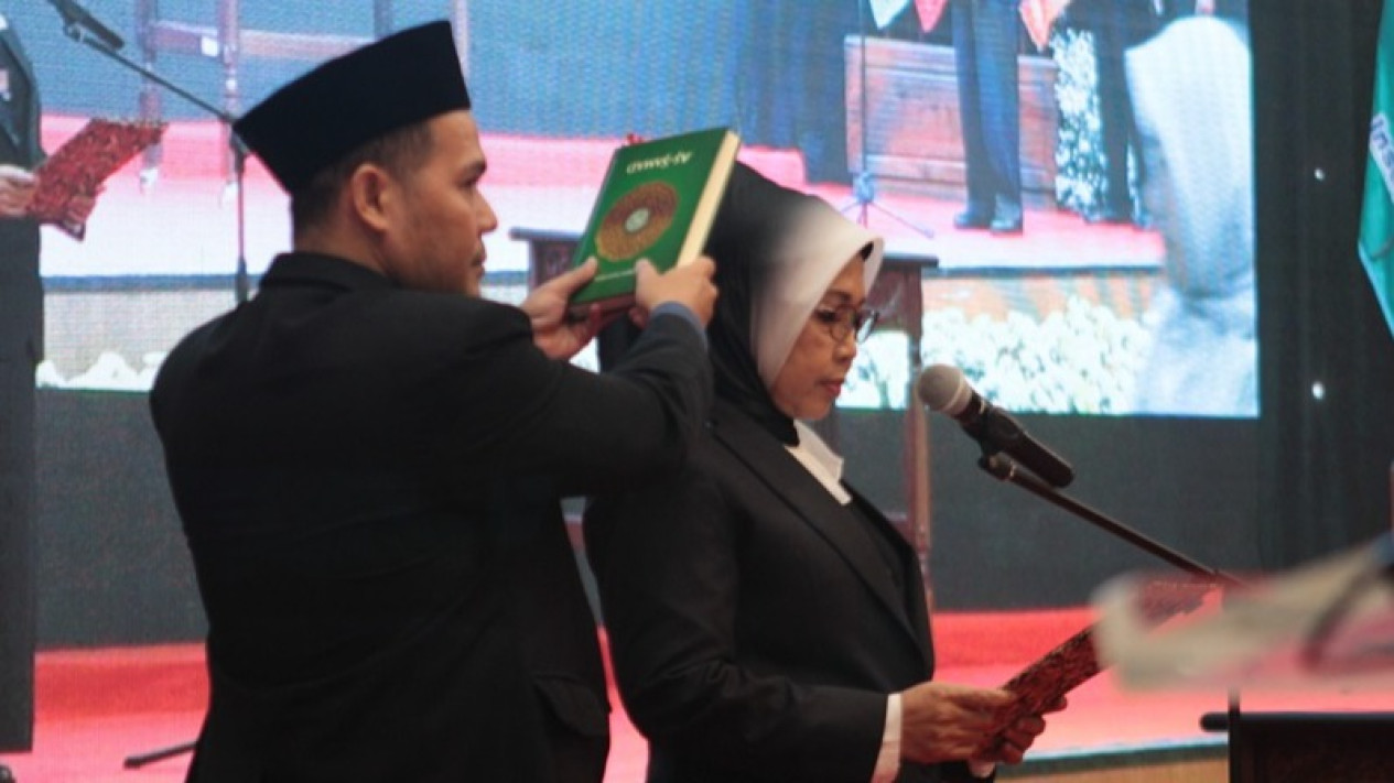 Sah, Sylviana Murni Dilantik Jadi Rektor Institut STIAMI, Janji Siap Cetak Mahasiswa Unggul dan Profesional
            - galeri foto