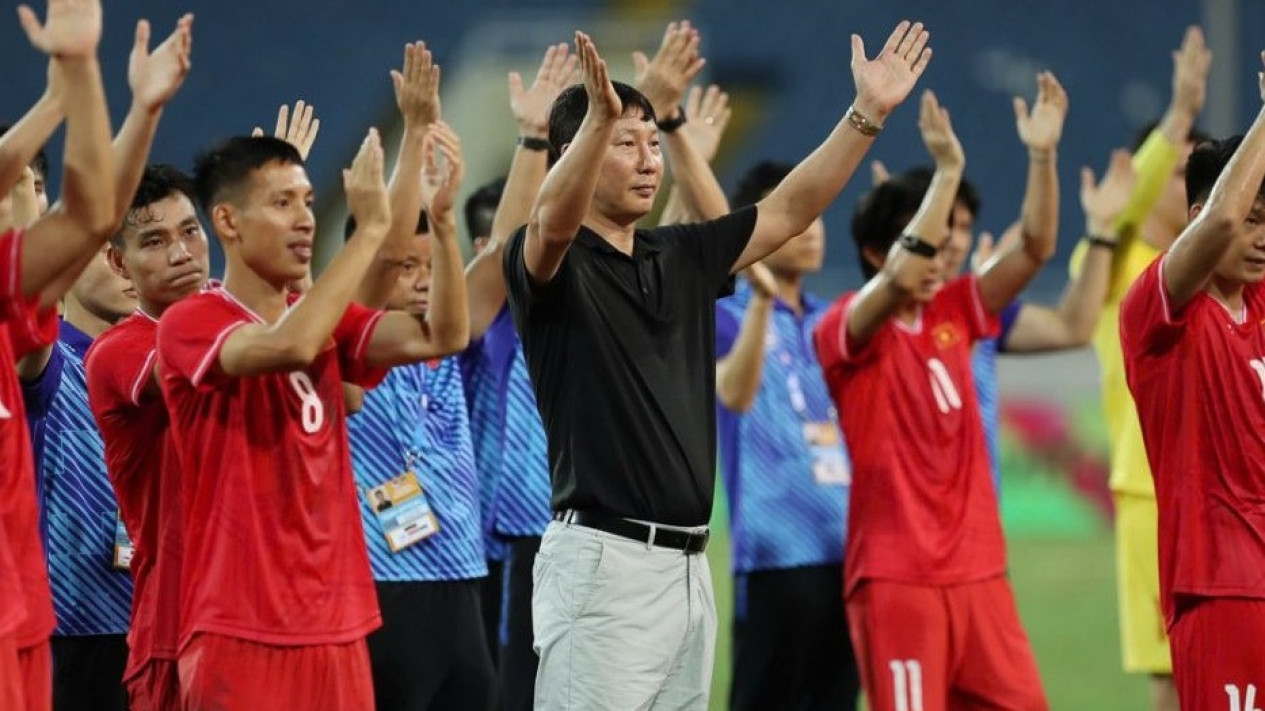 Demi Tumbangkan Timnas Indonesia, Pelatih Vietnam Daftarkan 50 Pemain untuk Piala AFF 2024
            - galeri foto