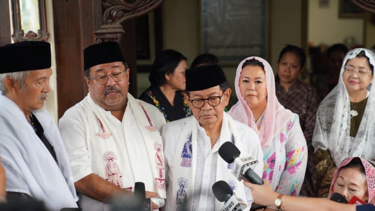 Pramono dan Doel Sampaikan Belasungkawa atas Wafatnya Dua Jurnalis dan Satu Sopir tvOne
            - galeri foto