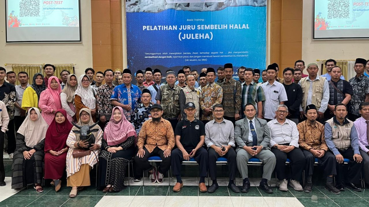 Pelatihan Juru Sembelih Halal: Wujud Komitmen UNIDA Gontor Membangun Ekosistem Produk Halal
            - galeri foto