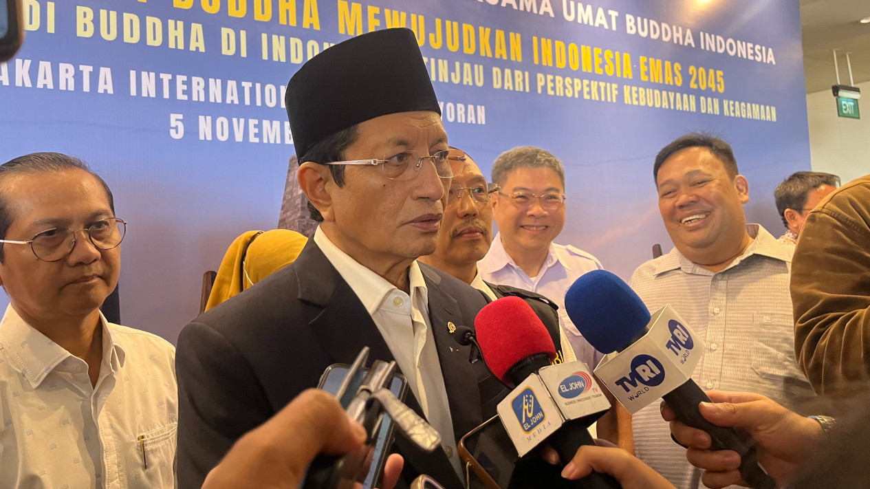 Menag Nasaruddin Umar Minta Umat Buddha Jaga Kesakralan Candi Borobudur: Jangan Dieksploitasi
            - galeri foto