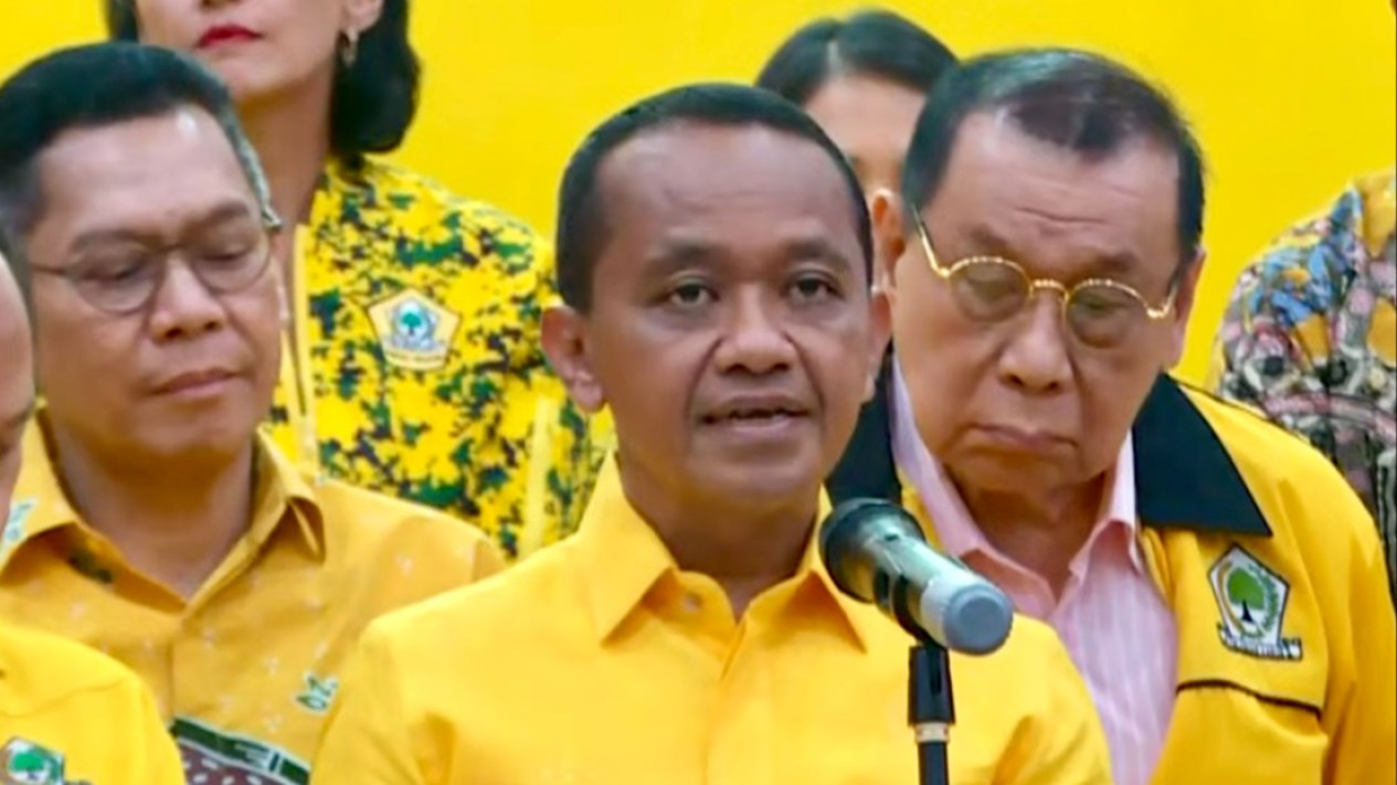 Susunan Baru Pengurus Partai Golkar, Bahlil sebut Anak Airlangga dan Setnov jadi Wakil Bendahara
            - galeri foto