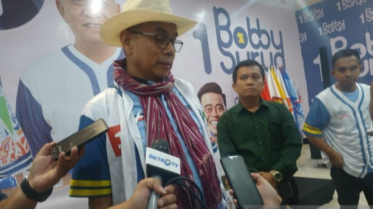 Tim Bobby-Surya Laporkan Aksi Pelemparan Mobil yang Digunakan Bobby Usai Debat Publik
            - galeri foto