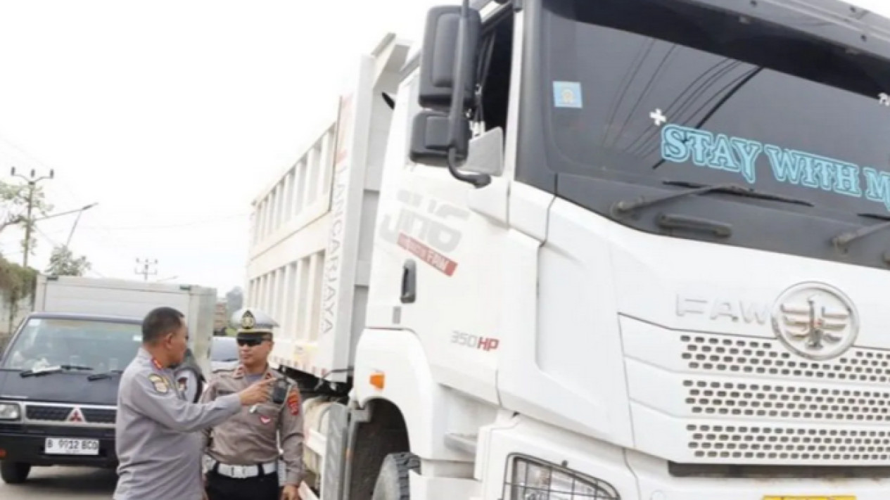 Buntut Bocah Dilindas Truk, Telkunaga Jadi Ricuh sampai Wakapolda Metro Turun
            - galeri foto