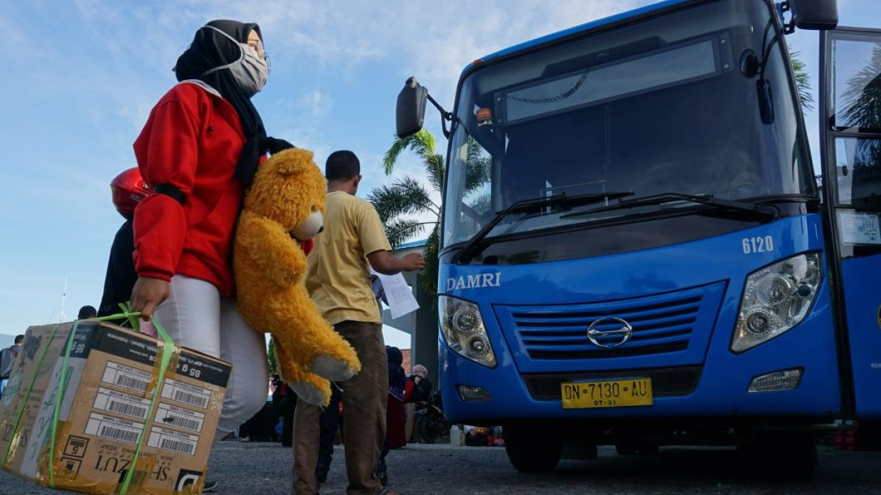 10 Ribu Bus Ditarget Laik Jalan untuk Angkutan Nataru, Kemenhub Gencarkan Rampcheck
            - galeri foto