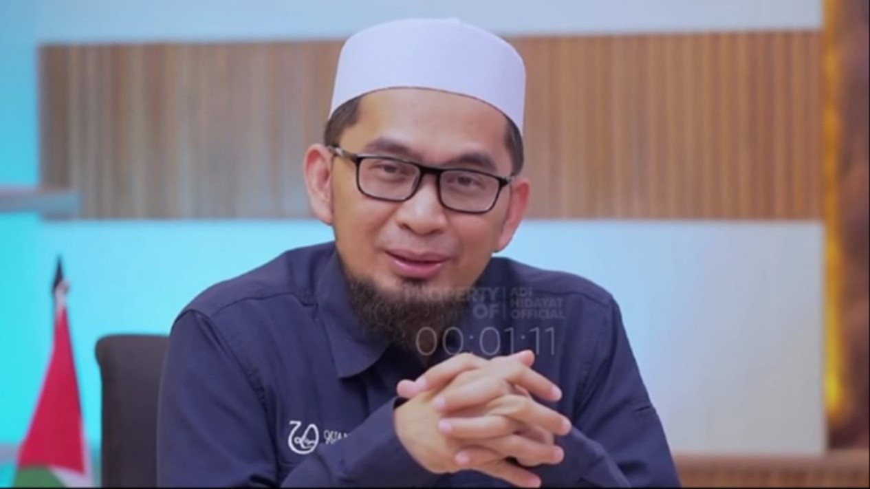 Mulai Sekarang  Coba Terapkan Amalan Ini, Kata Ustaz Adi Hidayat Bisa Percepat Doa Dikabulkan
            - galeri foto