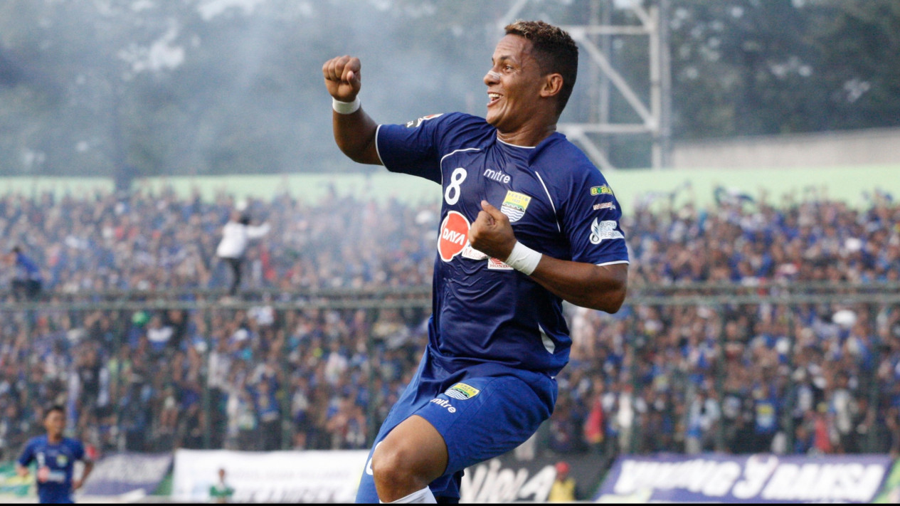 Kisah Marcio Souza, Mantan Legiun Asing Persib Diwarnai Kontroversi yang Dulunya Mualaf Malah Kini Pindah Agama
            - galeri foto