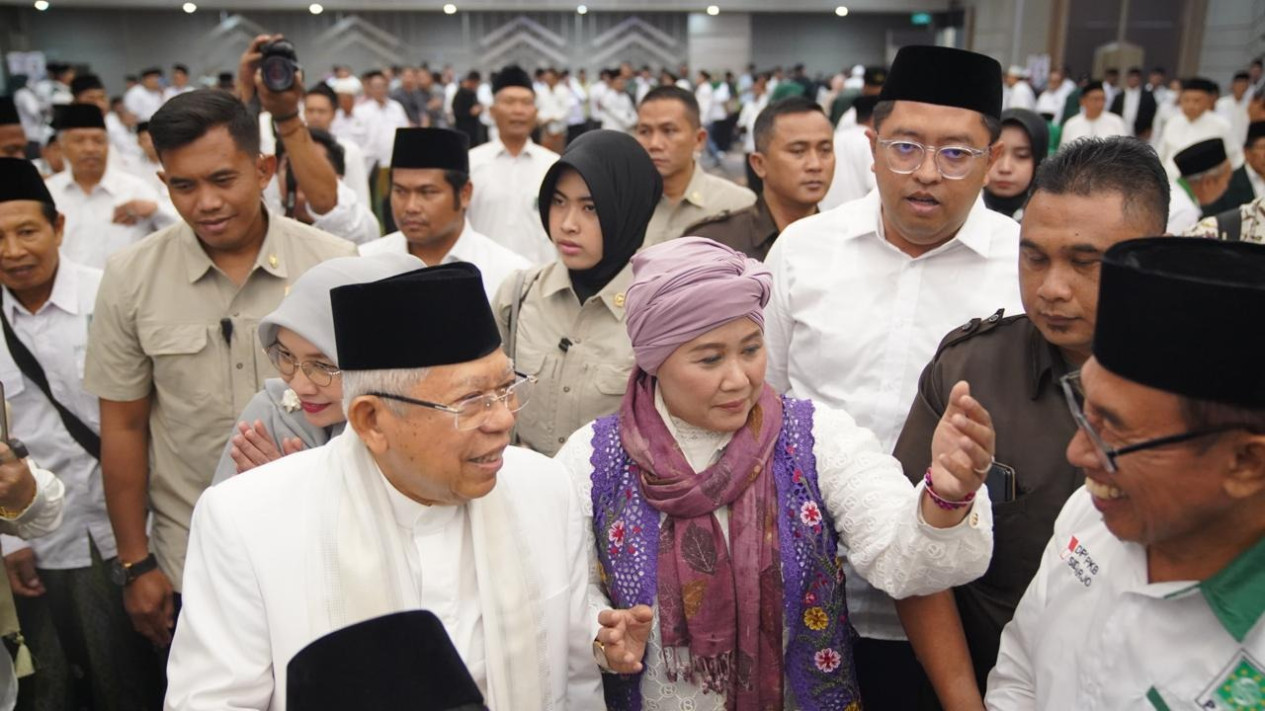 K.H. Ma'ruf Amin: Bangkitkan Gerakan Politik Kiai Bersama PKB untuk Menangkan Luluk-Lukman di Jawa Timur
            - galeri foto