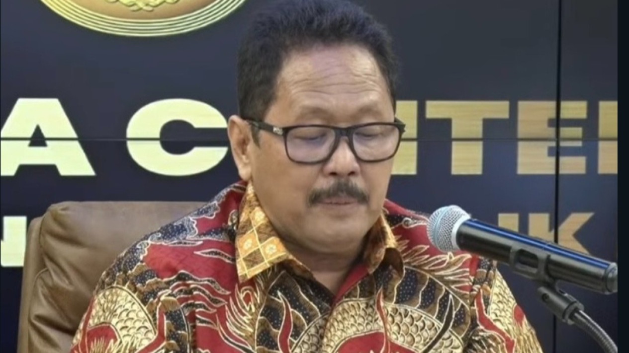 MA Ungkap Zarof Ricar Pernah Bertemu Hakim Kasasi Singgung Soal Ronald Tannur
            - galeri foto