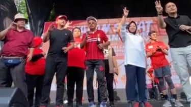 Jelang Debat Terakhir, Risma-Gus Hans Goyang Wes Wayahe bersama Ribuan Kader PDI P di Lapangan Gelora 10 November