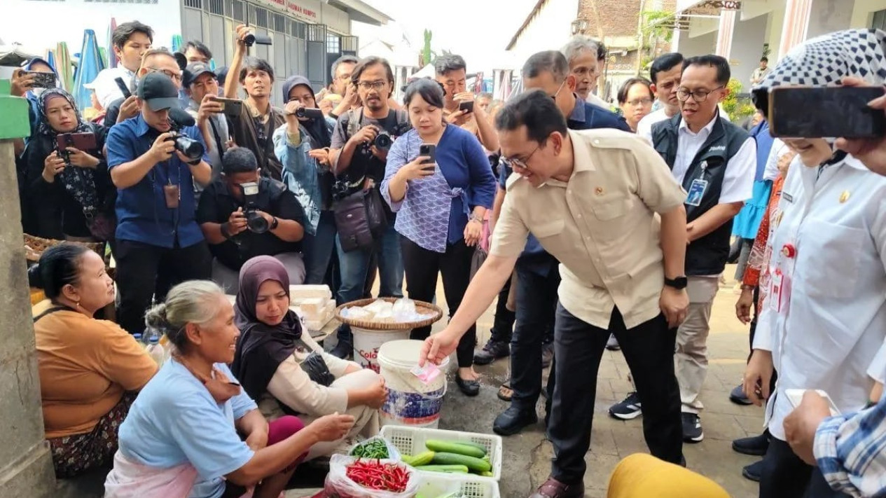 Mendag Pastikan Bahan Pokok Tersedia hingga Akhir Tahun 2024
            - galeri foto