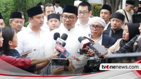 Dari Ziarah Pangeran Jayakarta Hingga Sungkeman Ibunda, Ridwan Kamil Jalani Agenda Khusus di Hari Pilkada Serentak