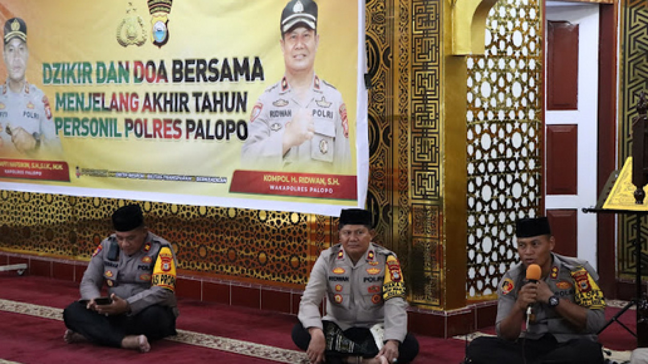 Jelang Lepas Akhir Tahun, Polres Palopo Gelar Dzikir dan Doa Bersama
            - galeri foto