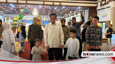 Keluarga Jokowi Gelar Akikah Bebingah Sang Tansahayu