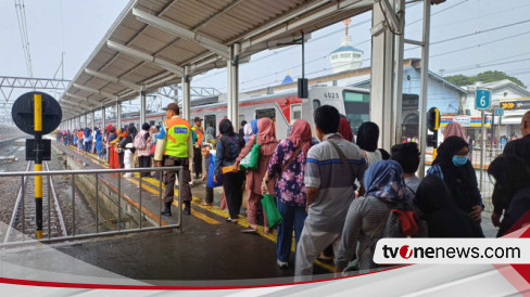 Stasiun Bogor Diserbu Penumpang Di Penghujung Libur Sekolah