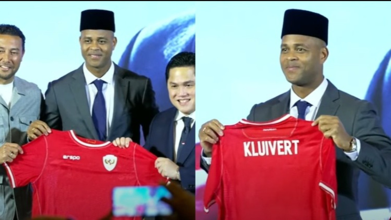 Sempat Disoroti Netizen, Patrick Kluivert Akhirnya Jujur Soal Alasan Pakai Peci saat Dikenalkan sebagai Pelatih Timnas Indonesia
            - galeri foto