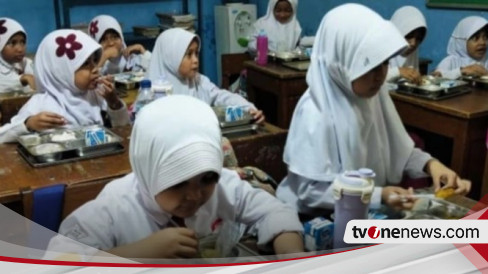 Wartawan Diintimidasi Petugas Dapur saat Sedang Liputan Program MBG di Lombok Timur sampai Videonya Dihapus, PWI: Harus Dipecat!