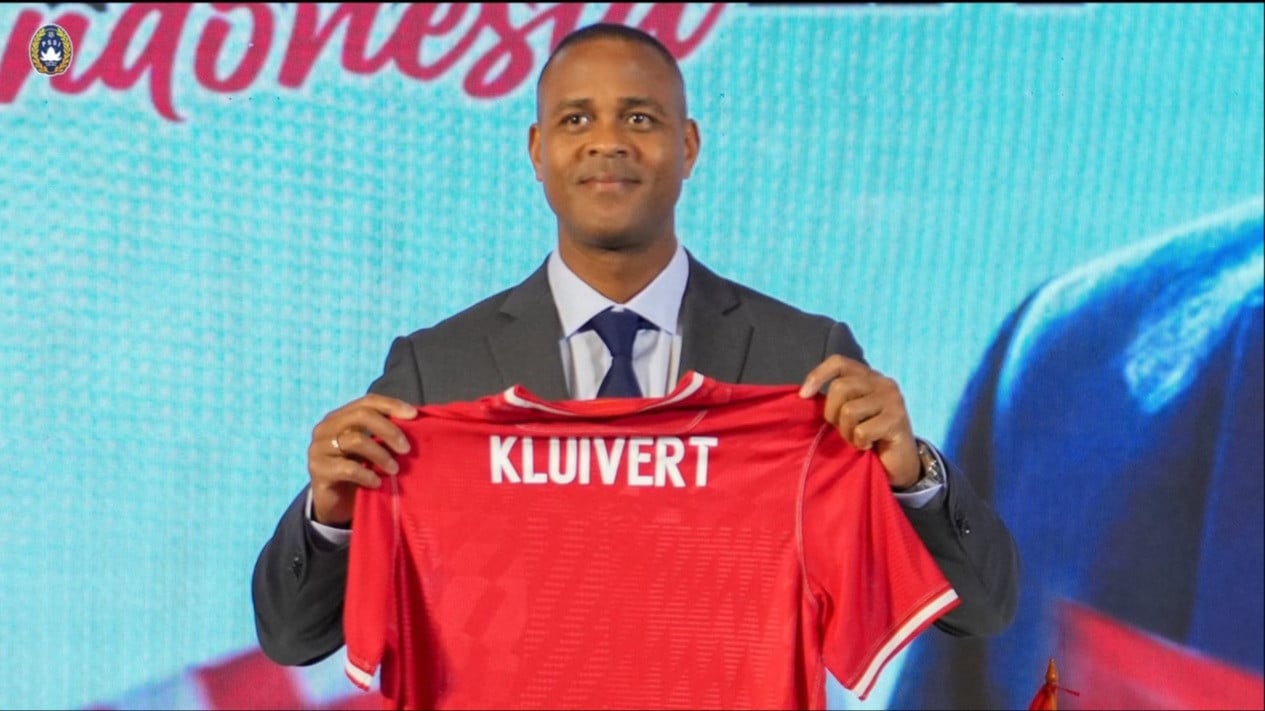 Tak Disangka Pelatih Anyar Timnas Indonesia Patrick Kluivert Memuji STY yang Toleran Itu, Singgung soal Keberhasilan: Saya Ingin ....
            - galeri foto