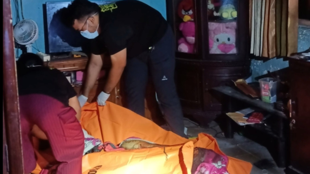 Sipir LP Lowokwaru Malang Membusuk dalam Kamar Rumah Dinas Lapas
            - galeri foto