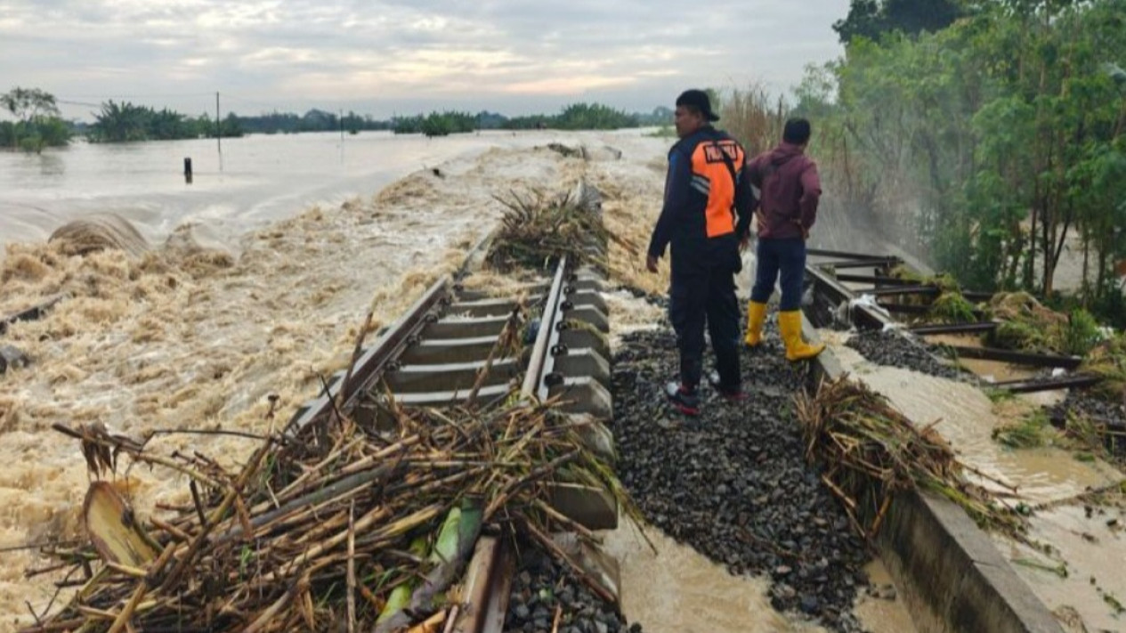 KAI: Tiket Pelanggan Terdampak Banjir Grobogan Akan Dikembalikan 100 Persen
            - galeri foto