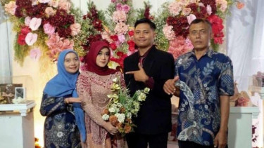 Momen Prabowo Beri Pantun dan Tos Dengan Cak Imin - tvOne