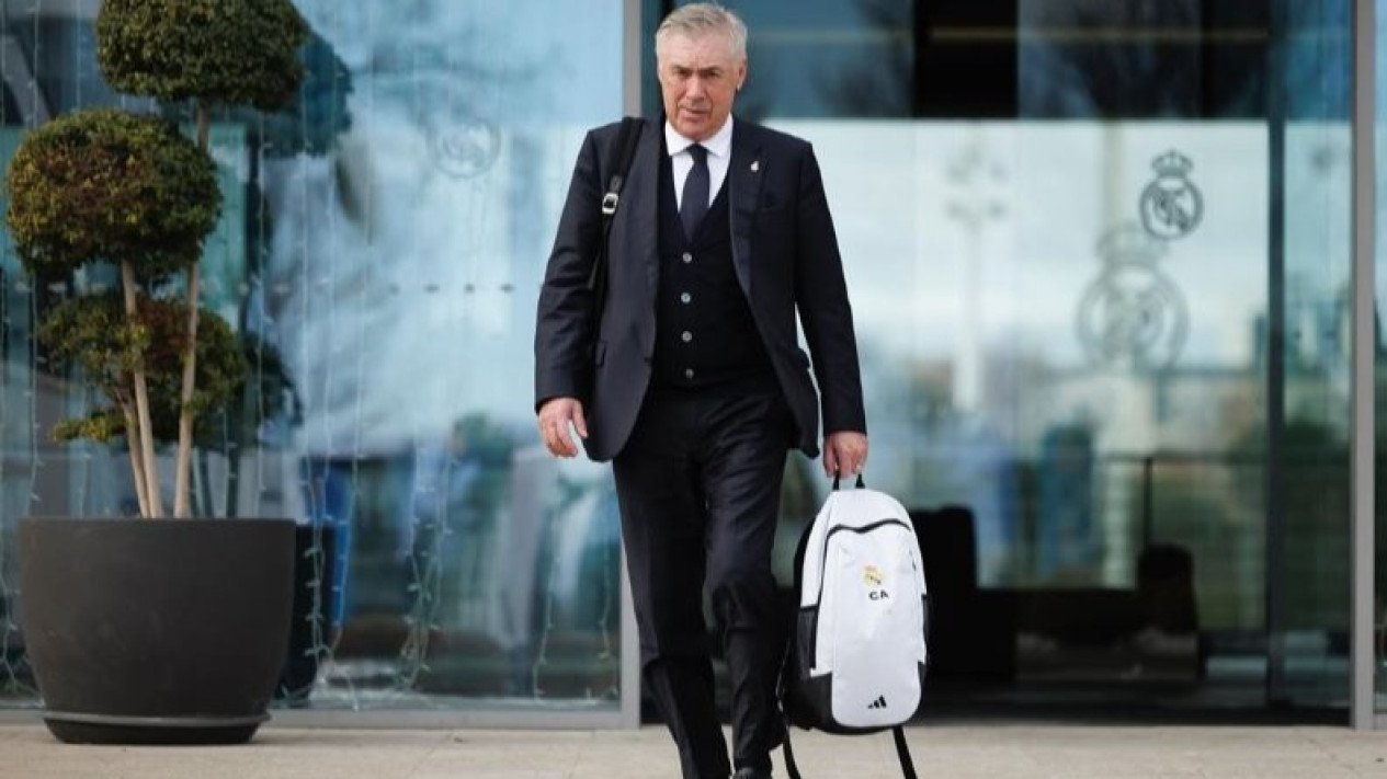 AC Milan Kalah Berturut-turut, Carlo Ancelotti Masuk Radar Pelatih Baru Rossoneri
            - galeri foto